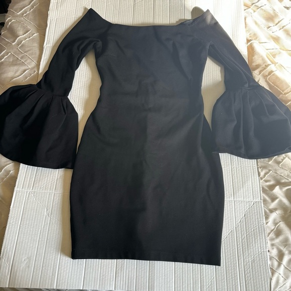 Gianni Bini ruffle sleeve dress size medium - Picture 2 of 4